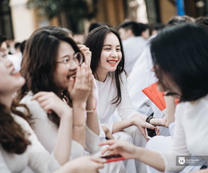 'Đặc sản' lễ bế giảng trường Phan Đình Phùng: Cả một trời trai xinh gái đẹp