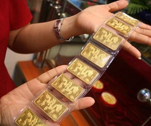 Giá vàng SJC 'nhảy múa'