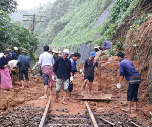 Khối trượt lớn trên sườn đèo Hải Vân dịch chuyển