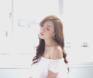 Mie Nguyễn tốt nghiệp loại giỏi, lần đầu tiết lộ về bạn trai
