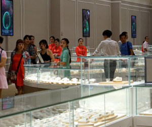 Phạt công ty đón khách Trung Quốc trái phép 300 triệu