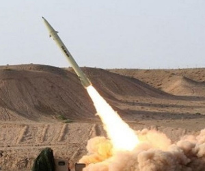 Ả Rập Saudi hứng tên lửa đạn đạo từ Yemen, 'lò lửa' Trung Đông nóng rực