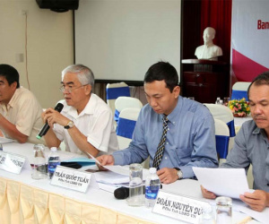Cựu 'sếp' VPF Trần Mạnh Hùng quyết thay bầu Đức ở VFF