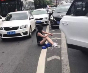 Trung Quốc: Cô gái may mắn thoát khỏi vụ bắt cóc nhờ một cú va chạm giao thông khi đang bị chở đi