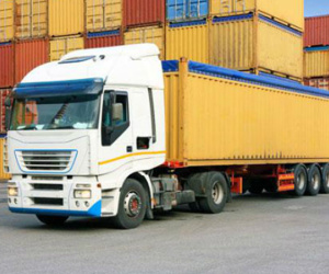 Doanh nghiệp vận tải tăng giá theo xăng, dầu