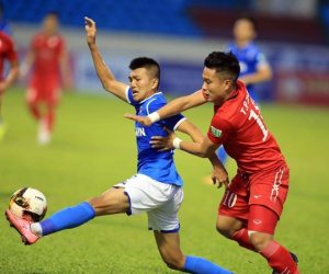 Phi Sơn nhận thẻ đỏ, TP HCM thua trận thứ tư liên tiếp tại V-League