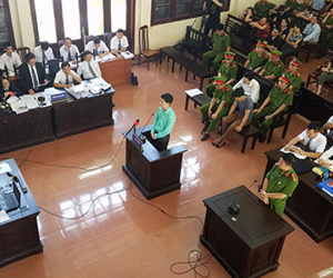 9 ngày tranh luận nảy lửa ở phiên xử bác sĩ Hoàng Công Lương