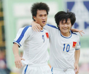 Với Công Vinh, 'Văn Quyến uống rượu vô địch thiên hạ, thay người yêu như thay áo'