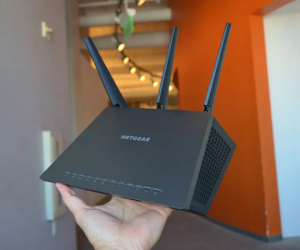 FBI: Hãy khởi động lại router ngay để phá hủy mạng botnet của Nga!