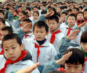 Cậu bé Trung Quốc gây sốc với quan niệm 'có tiền thì có tất cả'