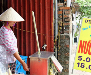 Những nghề bình dân 'hái' tiền triệu mỗi ngày nhờ nắng nóng