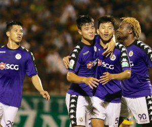 Hà Nội đánh bại SLNA, lập kỷ lục bất bại ở V-League