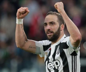 Juventus sẵn sàng bán Higuain cho Chelsea nếu...
