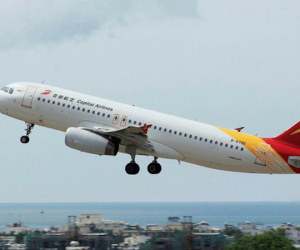 Máy bay từ Trung Quốc đến Việt Nam quay lại vì nghi nứt cửa sổ