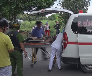 Nam thanh niên mua 5 lít xăng tưới lên người rồi châm lửa