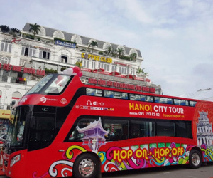 Tuyến buýt mui trần đầu tiên ở Hà Nội chính thức lăn bánh