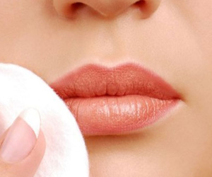 3 bước chăm sóc môi buổi tối căng mọng tự nhiên