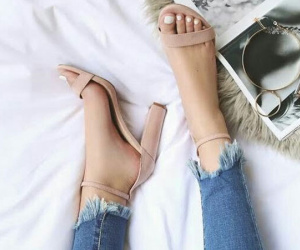 5 bí quyết 'xịn' giúp các nàng đi giày cao gót mà không bị đau chân