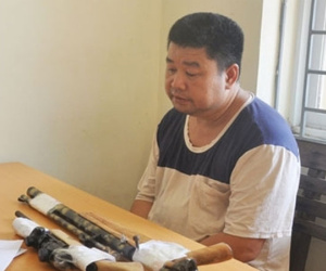 Bắt kẻ chuyên sản xuất ‘hàng nóng’ cho giới xã hội đen