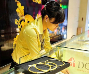Giá vàng hôm nay 2/6: Chìm sâu trong chuỗi ngày giảm giá