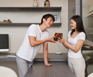 Bị người ta bạt tai, tôi gần như hóa đá khi biết sự thật về người yêu mình