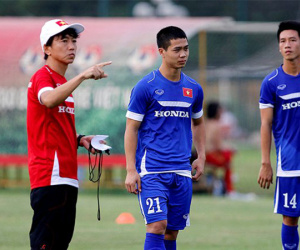 Đấu HAGL, HLV Miura hãy chứng tỏ bầu Đức đã sai...