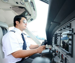 Hàng loạt phi công Vietnam Airlines lại xin nghỉ việc, gửi đơn cầu cứu