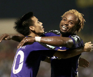 Khủng hoảng nhân sự đe doạ kỷ lục bất bại của Hà Nội ở V-League
