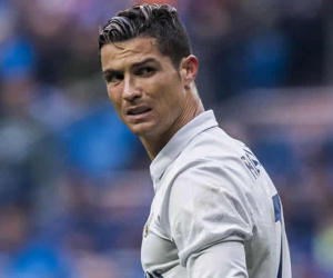 Fred ký 4 năm với MU, Ronaldo nhận cái kết đắng