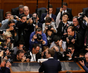 Hãng di động lấy dữ liệu người dùng, Facebook nói hợp tiêu chuẩn