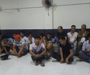 Phá sòng bạc lớn có 'dịch vụ' vay tiền tại chỗ