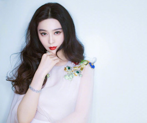 Phạm Băng Băng: Từ 'hợp đồng ma' triệu USD đến bí mật showbiz?