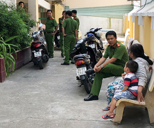 Bé trai tử vong vì ngã vào thùng nước ở điểm giữ trẻ