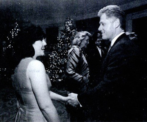 Bill Clinton tiết lộ món nợ khủng do dính tới 'tình cũ'