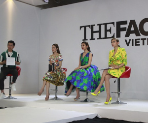 Bộ 3 HLV The Face 'đọ' sắc trong trang phục họa tiết nhiệt đới rực rỡ