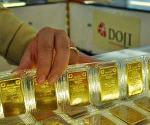 Giá USD đi xuống, vàng tăng