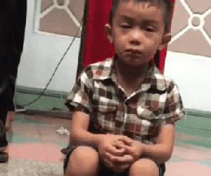 Cậu em ngồi một góc lặng lẽ khóc trong ngày cưới của chị và hành động đẹp của 'ông chú' cuối clip