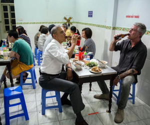 Đầu bếp ăn bún chả cùng Tổng thống Obama treo cổ tự tử