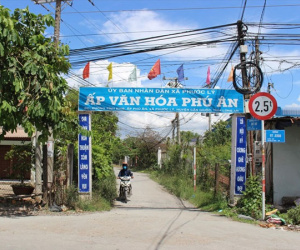 Quê nghèo dậy sóng vì 'yêu râu xanh'