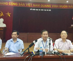 Thầy giáo làm lọt đề thi ra ngoài có thể bị xử lý hình sự?