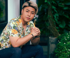 Akira Phan: 'Oằn lưng trả nợ 4 tỷ thay bạn, bạn gái cắt cổ tay đe doạ'