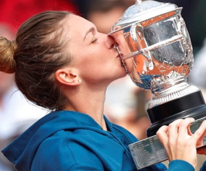 Halep thắng ngược ở chung kết Roland Garros, có Grand Slam đầu tiên