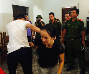 Vết hằn lạ trên cổ nạn nhân vén màn kịch tinh vi đoạn nghĩa vợ chồng