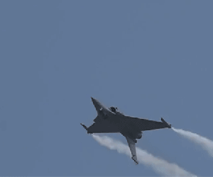 Rafale của Pháp có thể đối đầu sòng phẳng với Su-35 Nga?