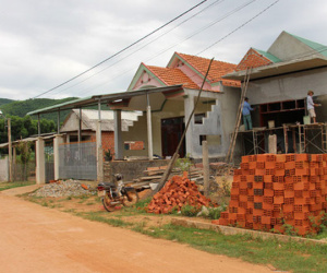 Bí thư thôn tự ý giao đất, thu tiền giữ chỗ nghĩa trang