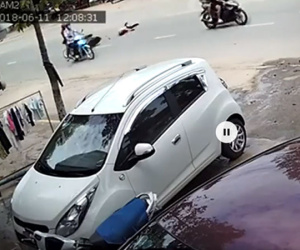 Đồng Nai: Đang điều khiển xe máy, cô gái bị 2 tên cướp táo tợn giật túi, kéo lê hàng chục mét giữa đường