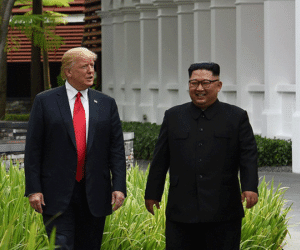 Truyền hình Hàn tiết lộ lý do ông Kim Jong-un bất ngờ dời lịch về nước sau thượng đỉnh