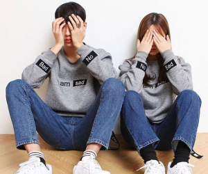 Anh chàng đi làm rồi mà mua hộ ly nước 22k cũng đòi bạn gái trả lại, còn trách móc 'quen em anh chẳng còn dành dụm được gì'