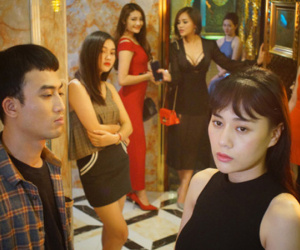 Nữ chính 'Quỳnh búp bê' bức xúc vì bị đoàn phim bôi nhọ, tố nhận vai vì ham sex
