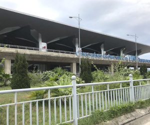 Nữ hành khách Trung Quốc trình báo bỏ quên túi đồ có 10 nghìn USD ở sân bay Vinh